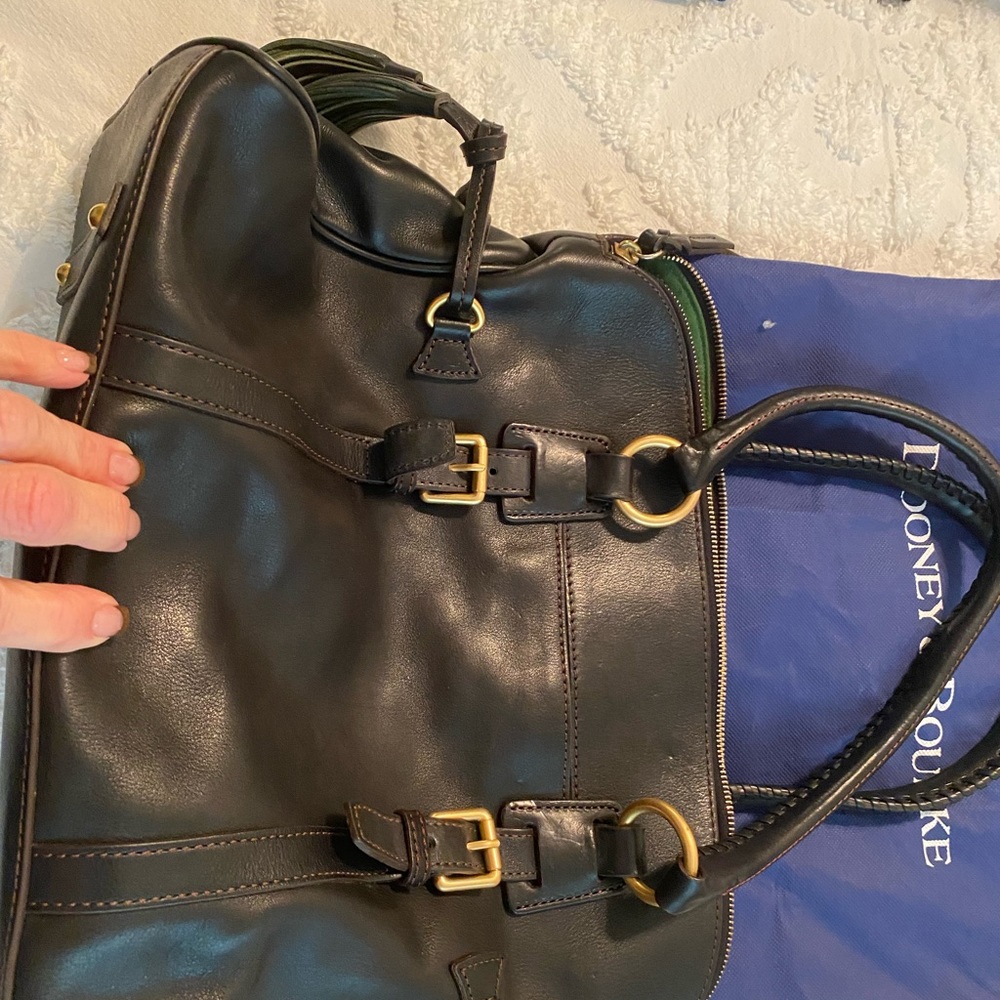 Dooney and Bourke classic leather shoulder bag